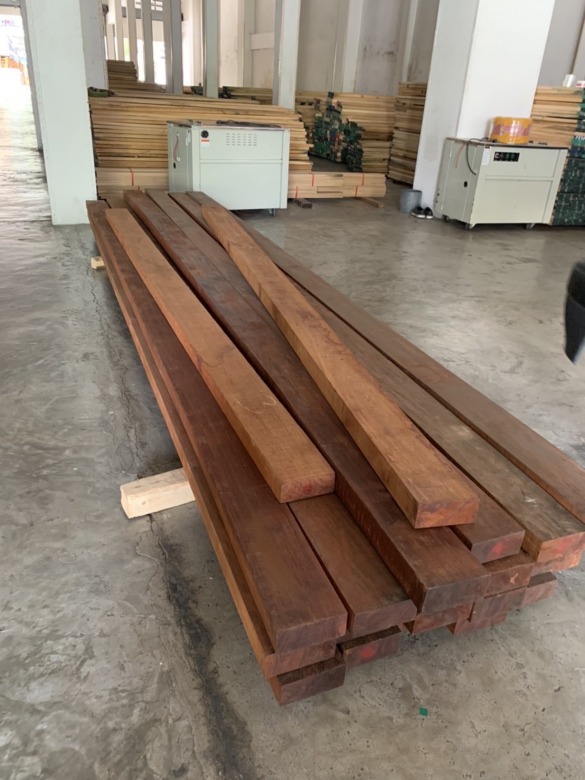 ขายส่งไม้แดง ขายส่งไม้แดง