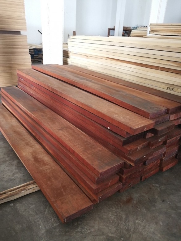 ขายไม้แดง ขายไม้แดง
